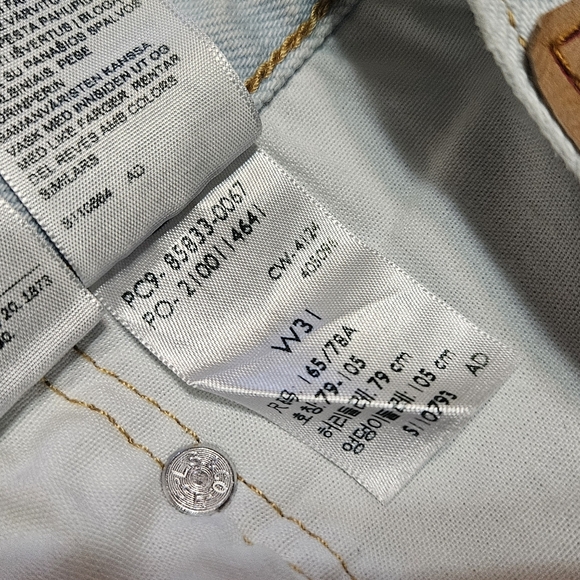 Levi's 501 Original Jean Shorts - Picture 9 of 12